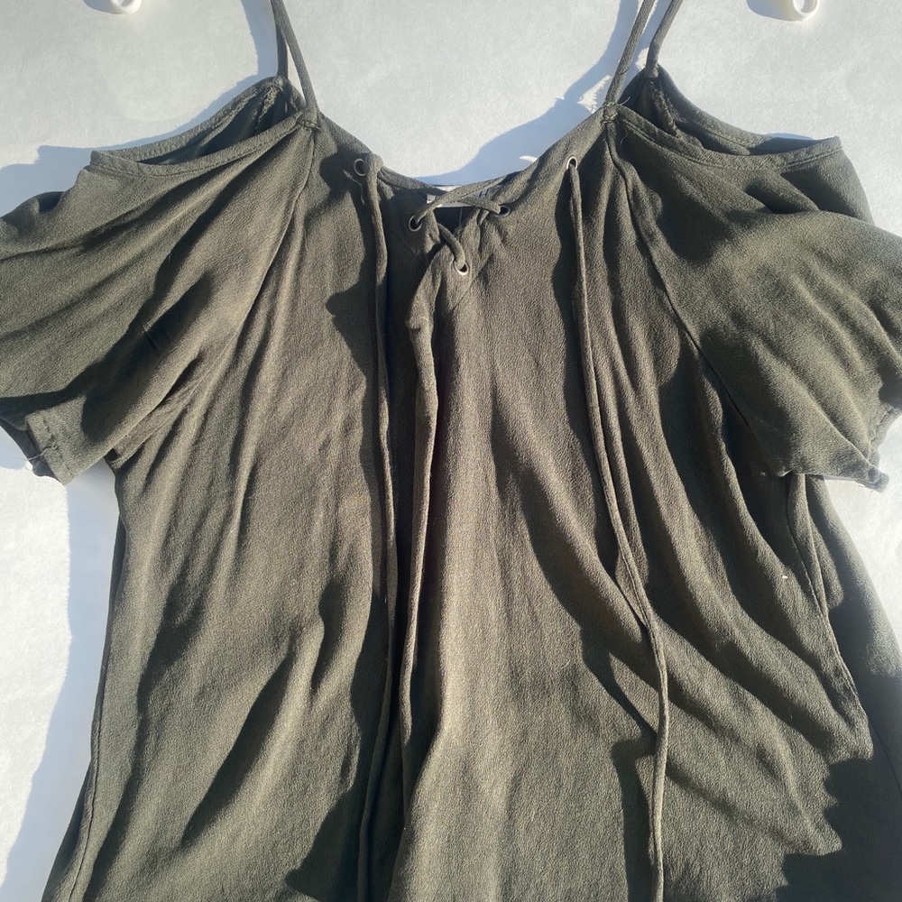 cute lace up botique top!
